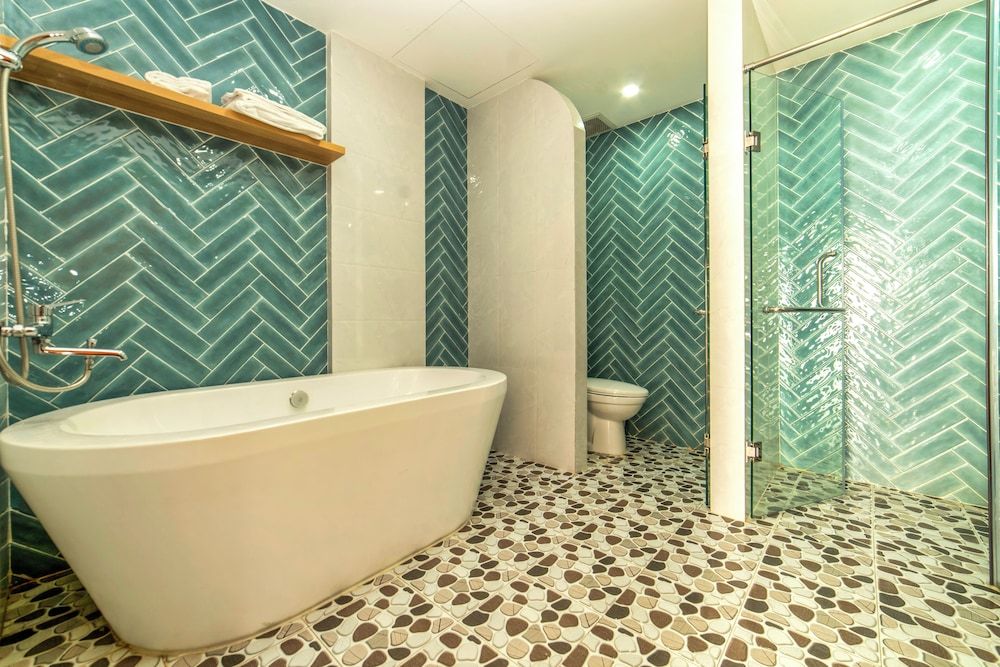 Lotus Home Hillside Family Room, Ocean View 10