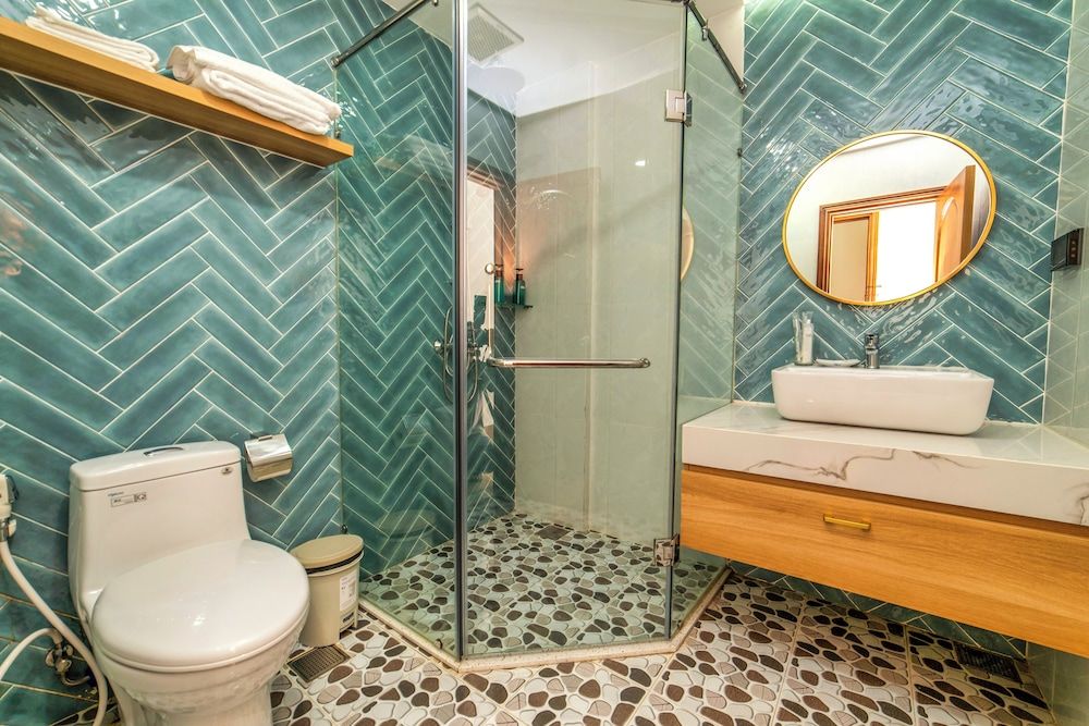 Lotus Home Hillside Deluxe Double Room, City View 7