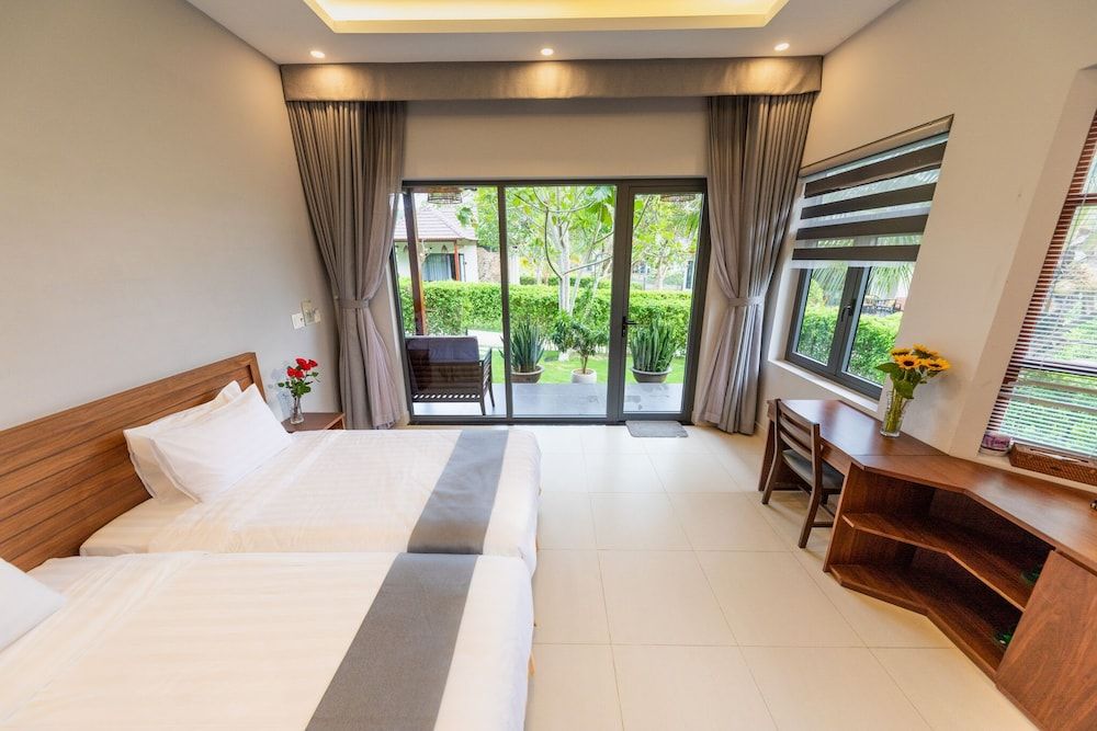 Emerald Garden Retreat Family Bungalow 3