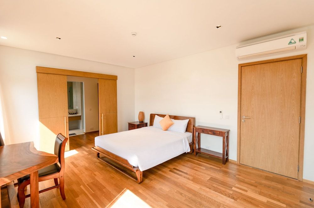 Luxury Villa, 5 Bedrooms, Garden View