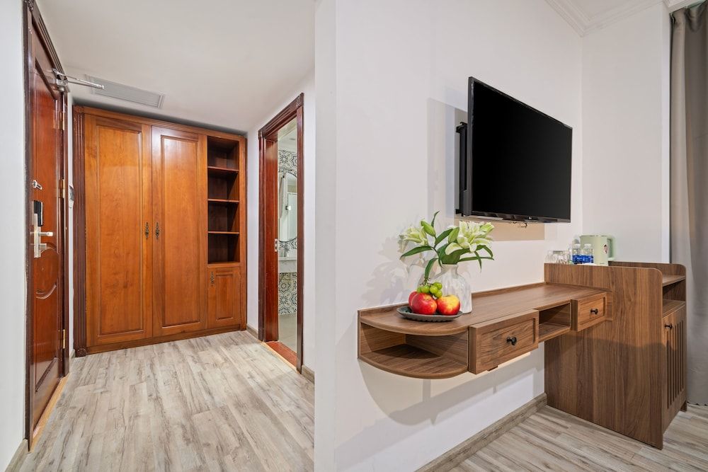 Paracel Beach Hotel Deluxe Double or Twin Partial Sea View 7