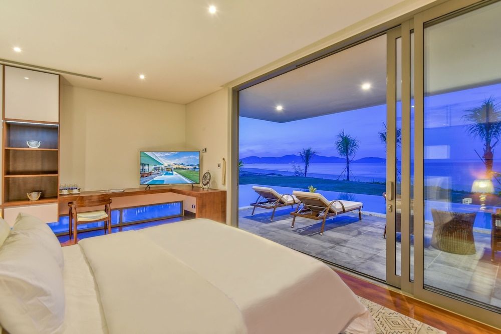 Premier Villa, 6 Bedrooms, Beach View