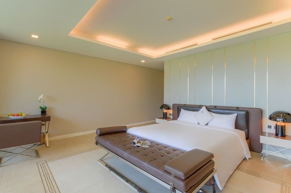 Royal Villa, Multiple Bedrooms, Beach View