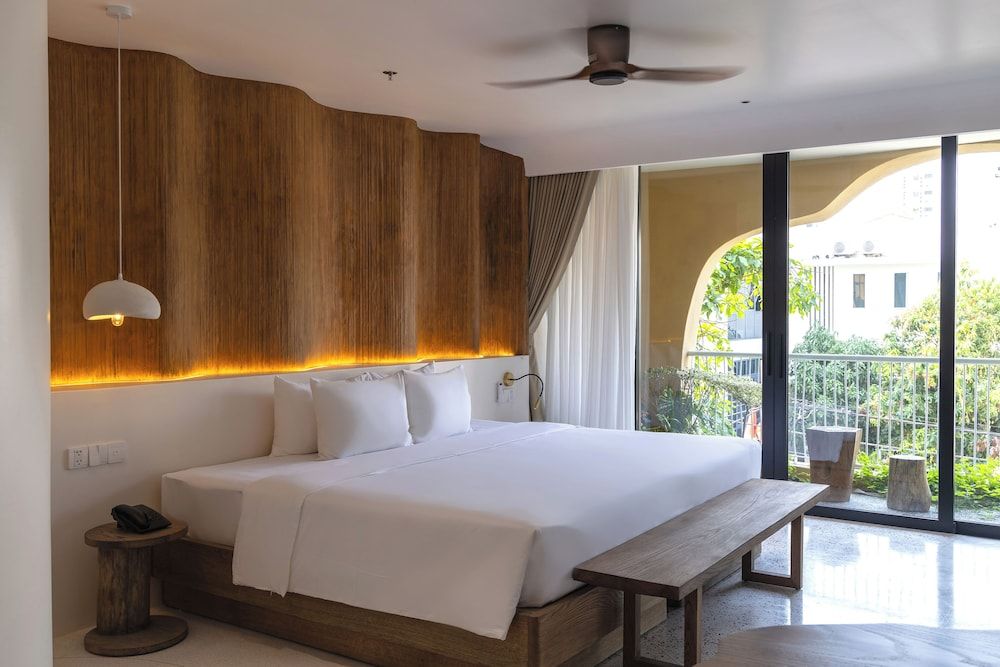 SUITE GARDEN BALCONY BATHTUB - Vip Offer 30 min Herbal Foot Bath & One-way Airport Transfer
