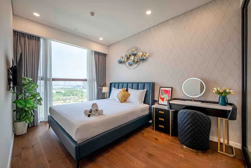 Family Suite, 4 Bedrooms, Business Lounge Access (Free Visa)