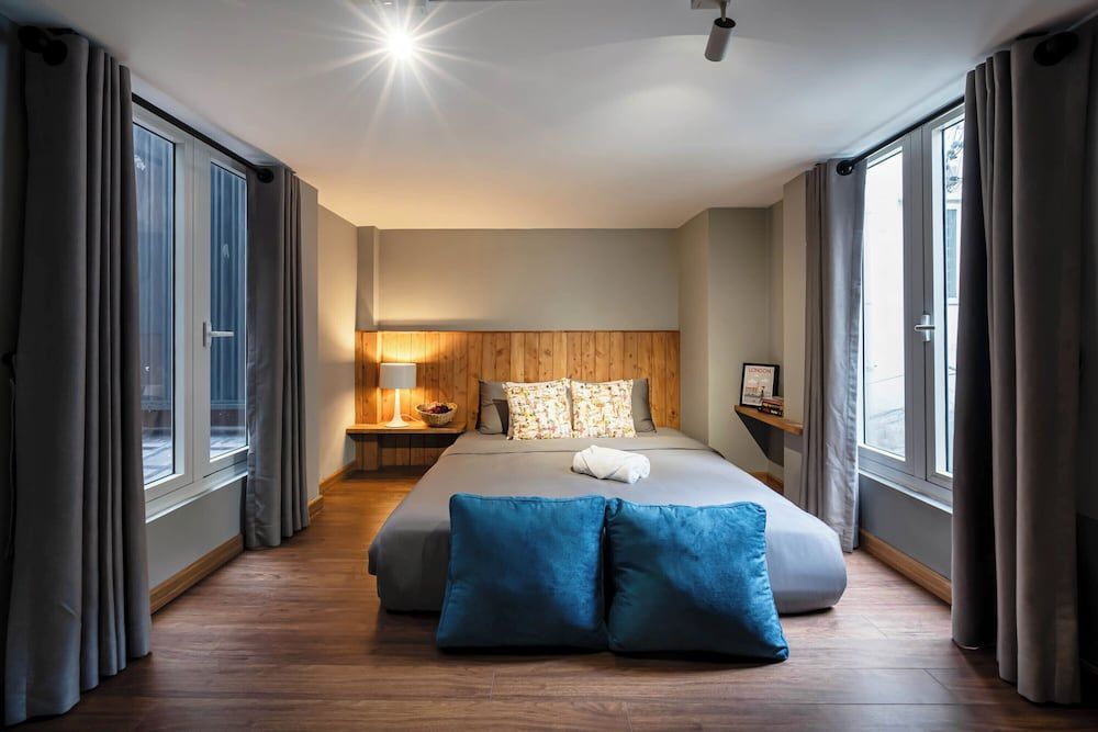 Design Double Room, 1 Queen Bed, Non Smoking, Annex Building