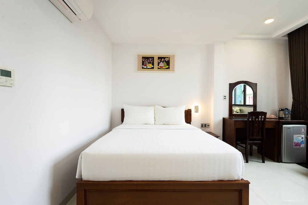 Premier Room, 1 Queen Bed, City View
