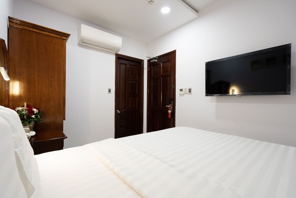 Superior Room, 1 Queen Bed, No Windows