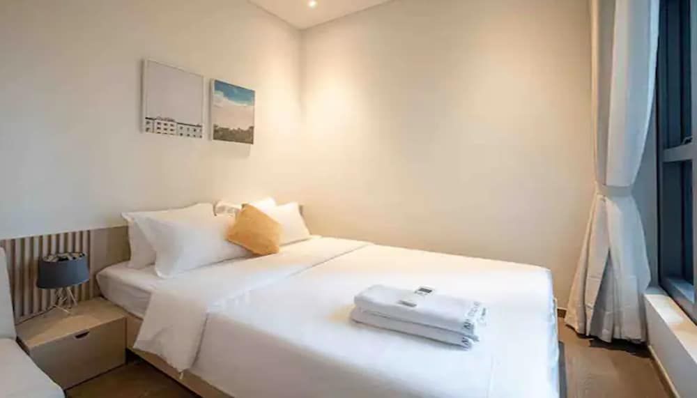 The Marq Luxury Vacation Hochiminh City Royal Suite, 1 Bedroom, Club Lounge Access, City View 2