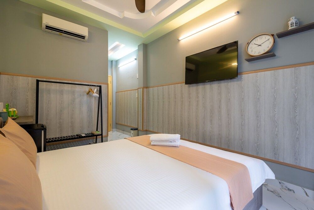 Deluxe Studio Suite