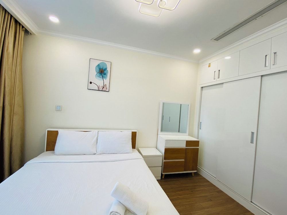 Panoramic Apartment, 2 Bedrooms, Refrigerator & Microwave, City View