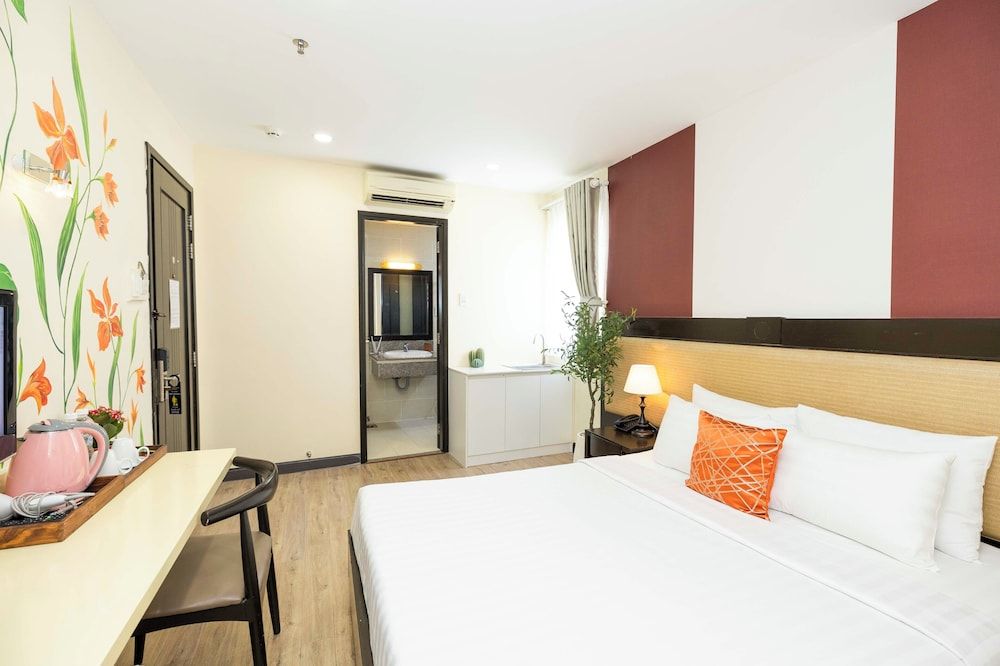 Deluxe Double Room, 1 Queen Bed, Garden View
