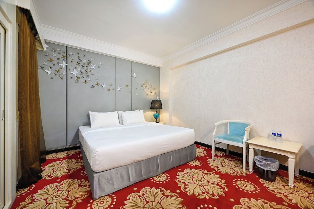 Deluxe Double Room, 1 Queen Bed, No Windows
