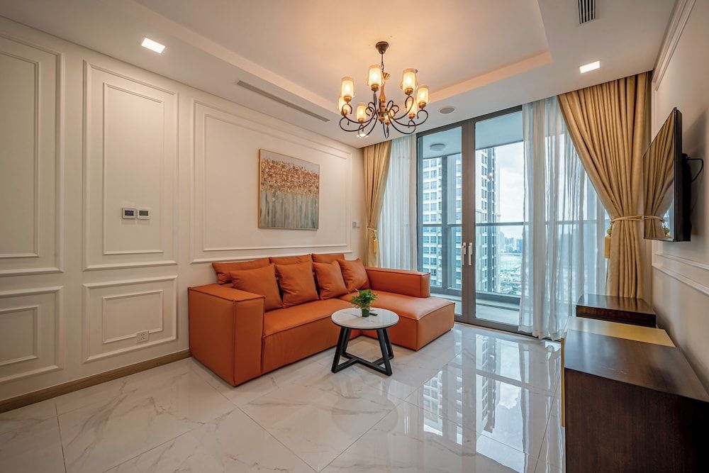 Isabelle Luxury inside Landmark 81 Tower Executive Apartment 39