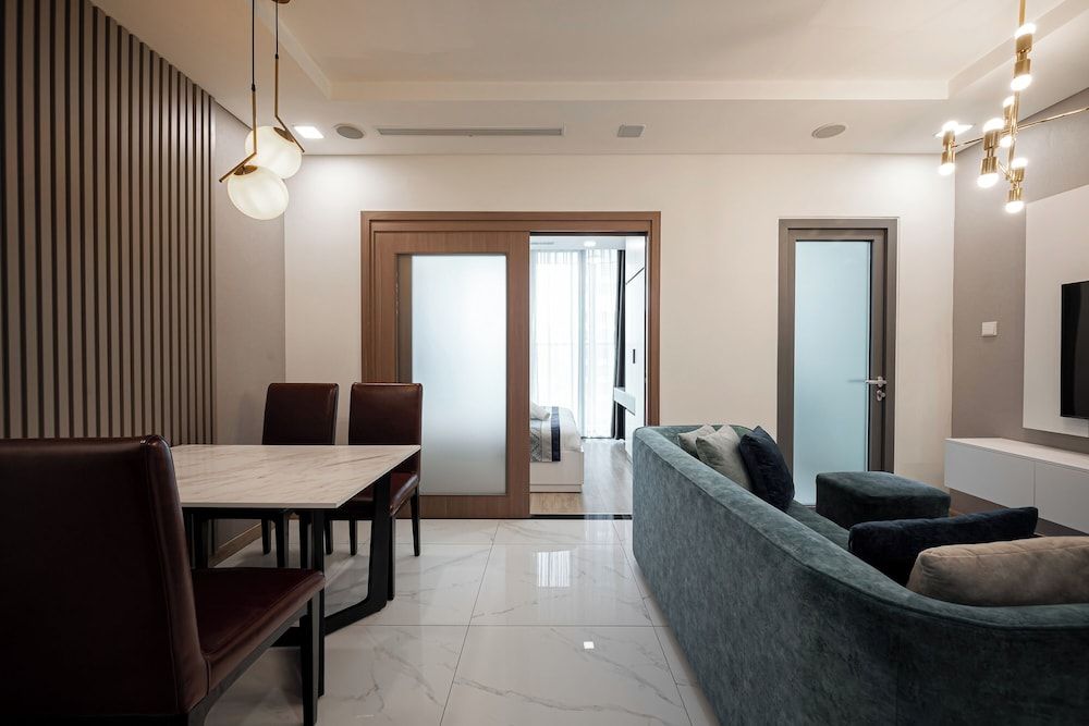 Isabelle Luxury inside Landmark 81 Tower Deluxe Apartment 12