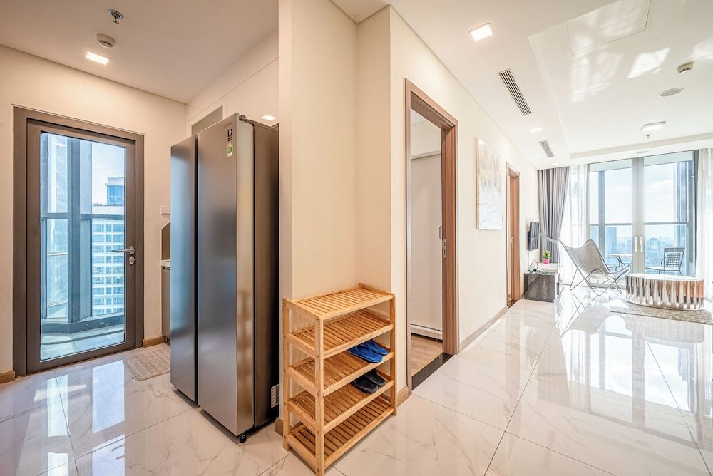 Isabelle Luxury inside Landmark 81 Tower Executive Apartment 38