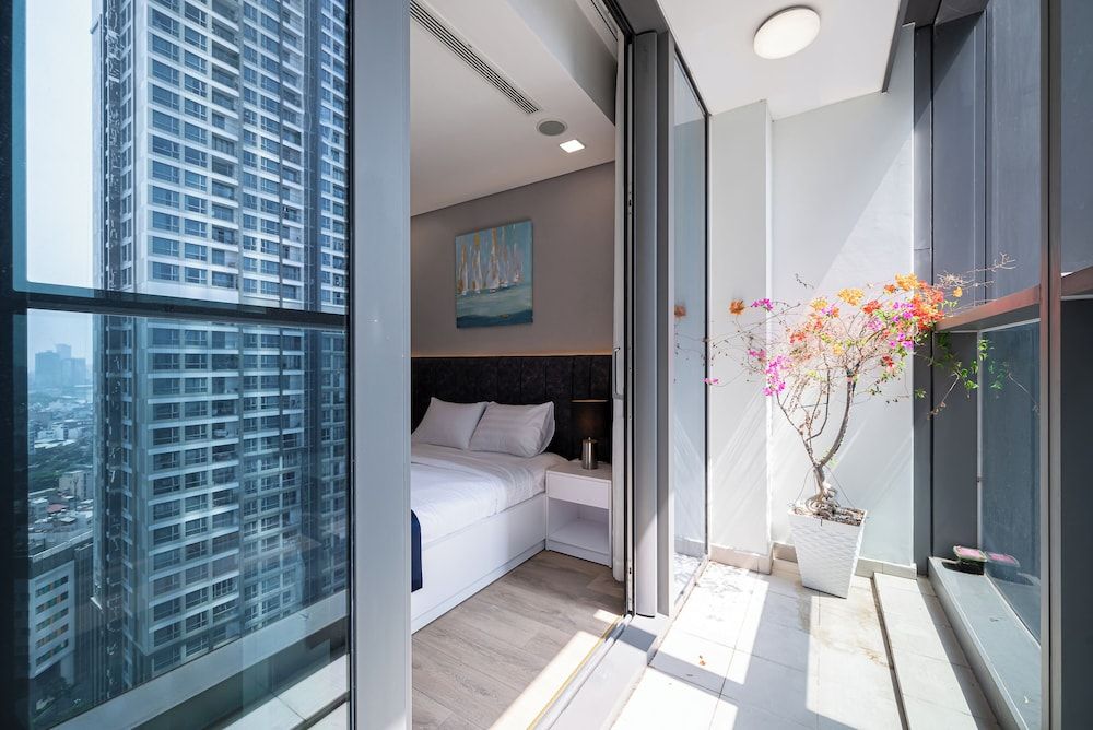 Isabelle Luxury inside Landmark 81 Tower Deluxe Apartment 17