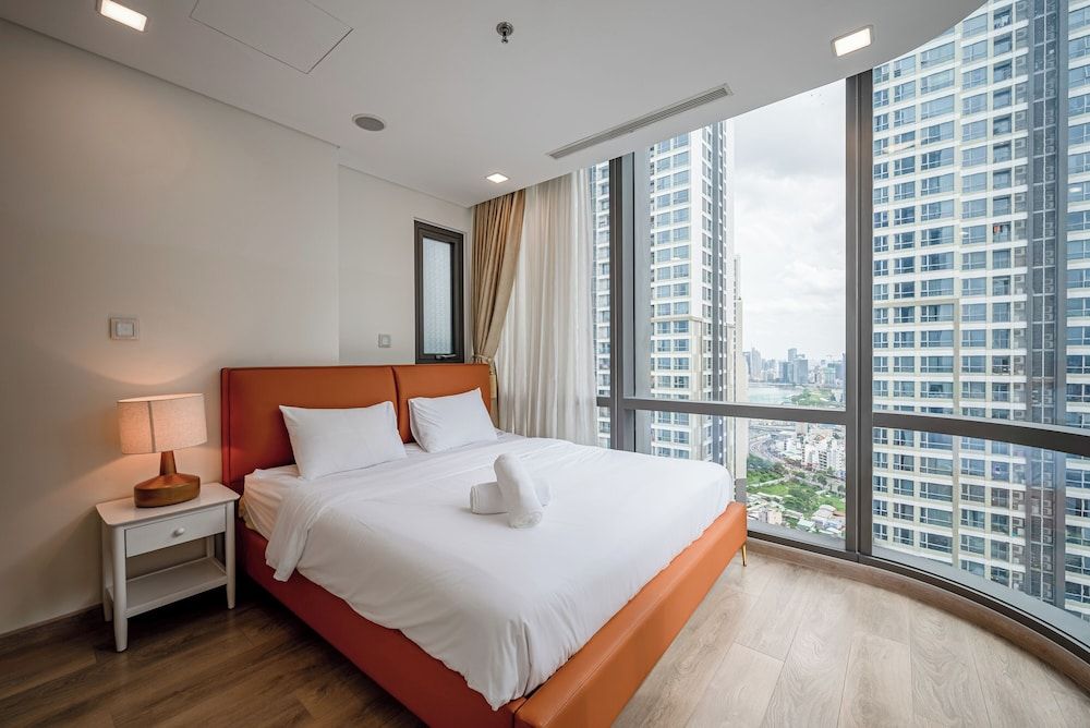 Isabelle Luxury inside Landmark 81 Tower Executive Apartment 14