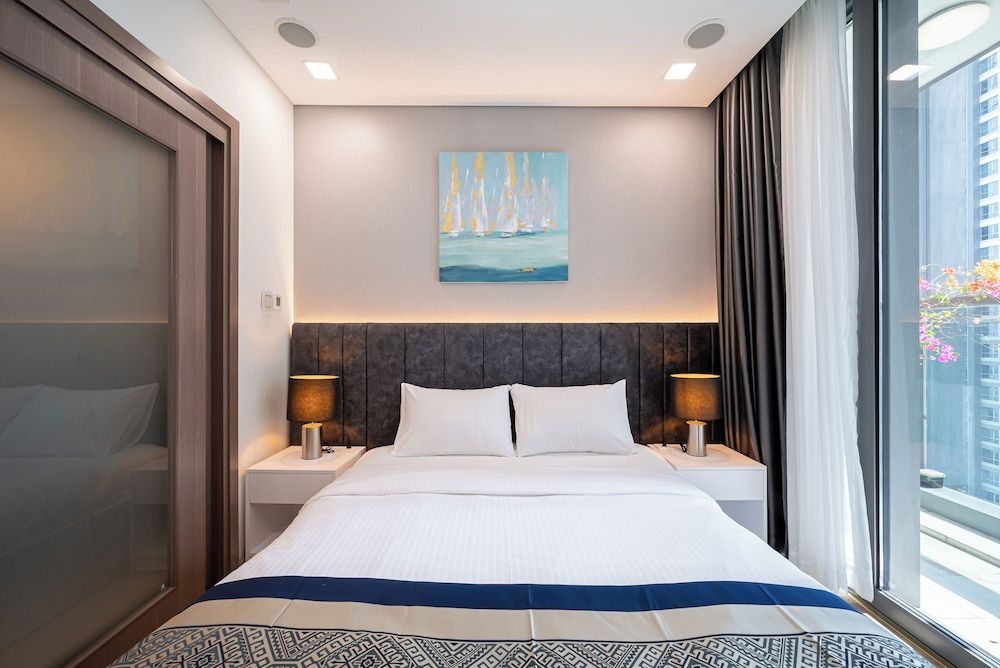 Isabelle Luxury inside Landmark 81 Tower Deluxe Apartment 4