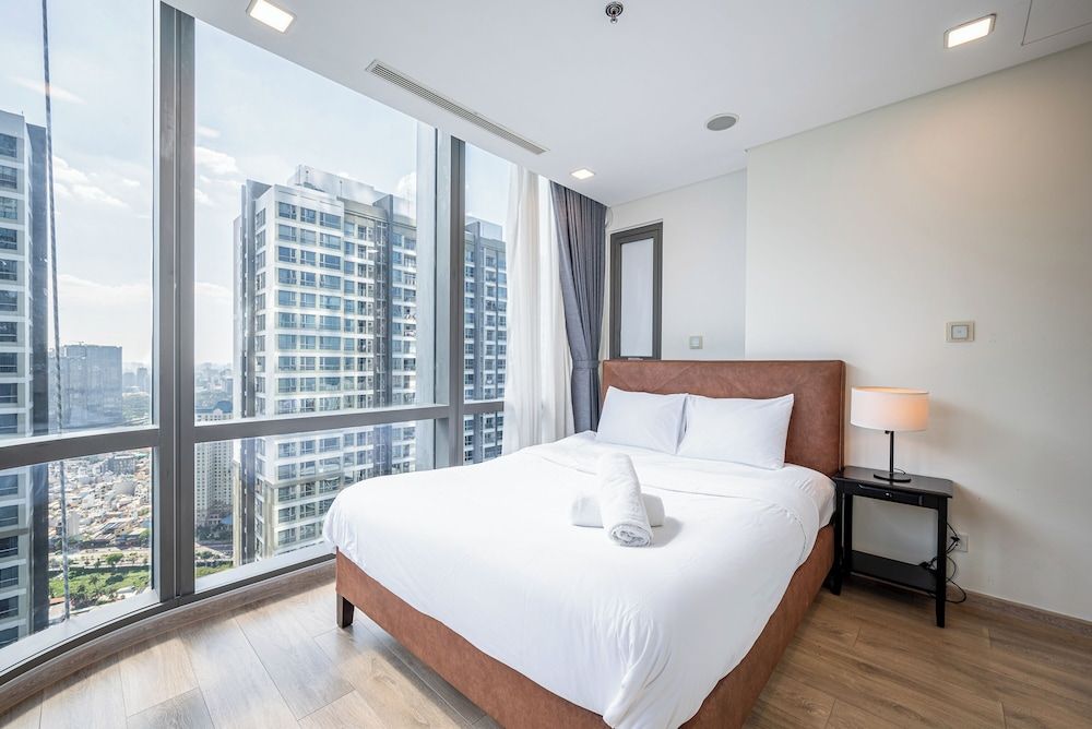 Isabelle Luxury inside Landmark 81 Tower Executive Apartment 3