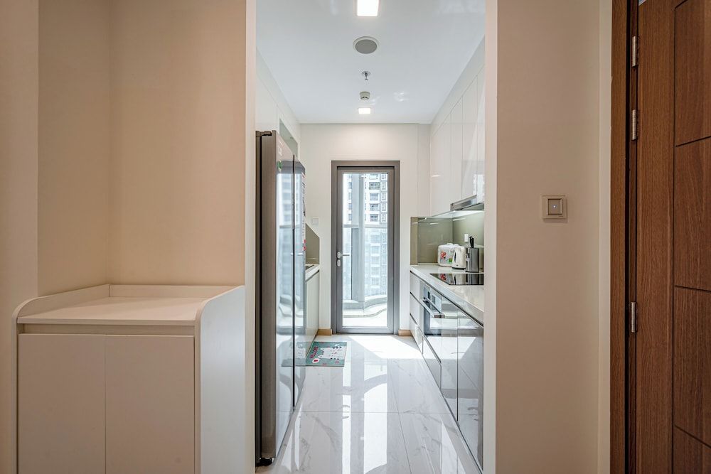 Isabelle Luxury inside Landmark 81 Tower Executive Apartment 23