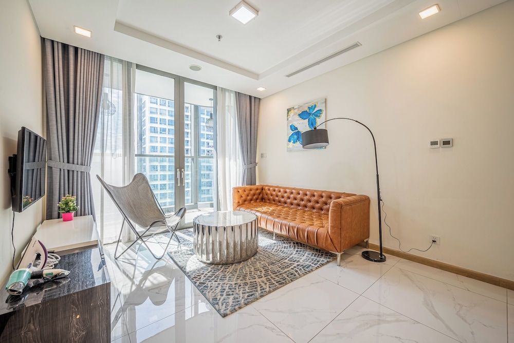 Isabelle Luxury inside Landmark 81 Tower Executive Apartment 37