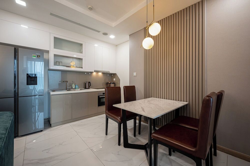 Isabelle Luxury inside Landmark 81 Tower Deluxe Apartment 9