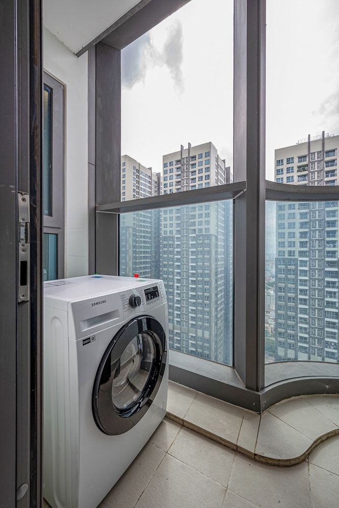 Isabelle Luxury inside Landmark 81 Tower Executive Apartment 20