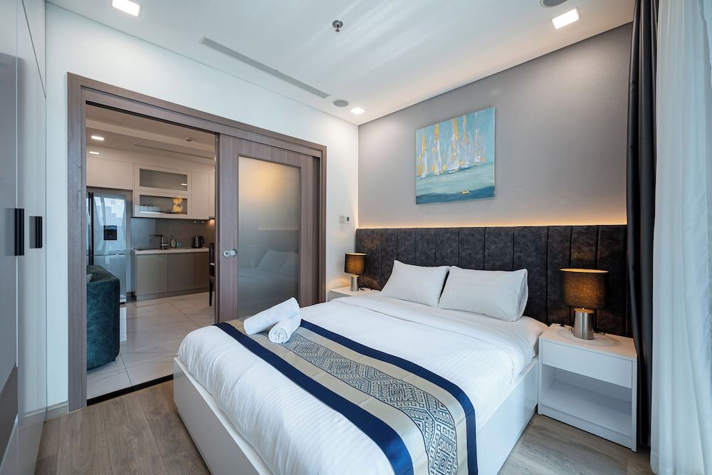 Isabelle Luxury inside Landmark 81 Tower Deluxe Apartment 3