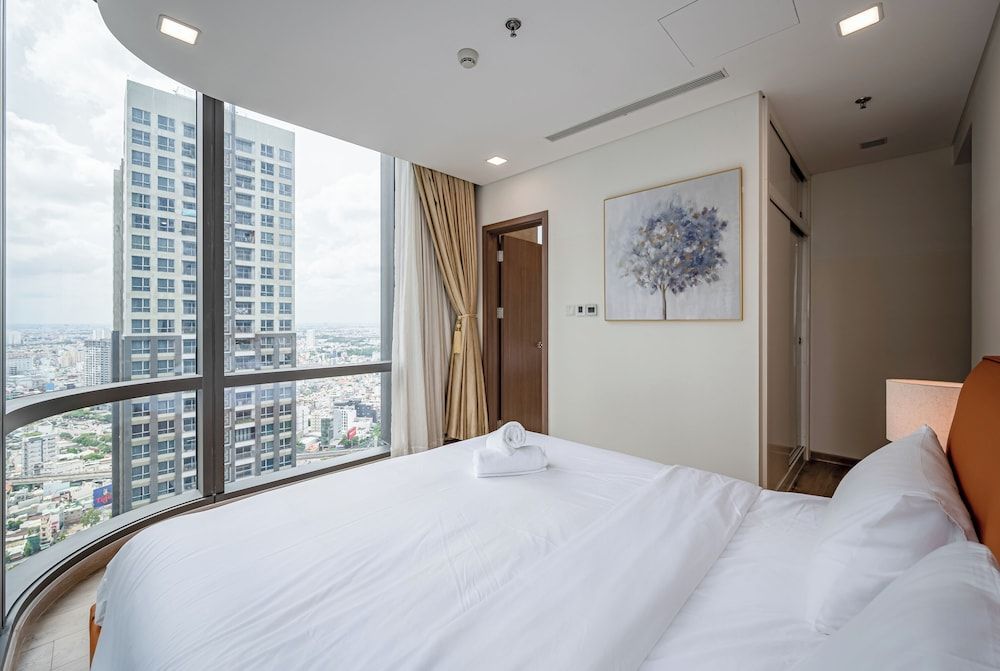 Isabelle Luxury inside Landmark 81 Tower Executive Apartment 15