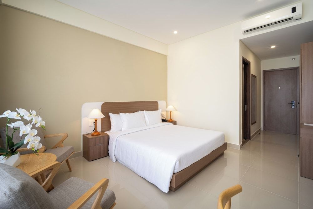 Superior Double Room, 1 King Bed, City View