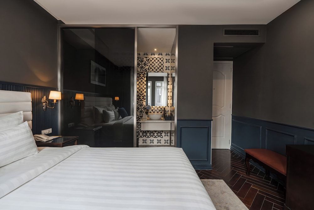 Deluxe double city view room
