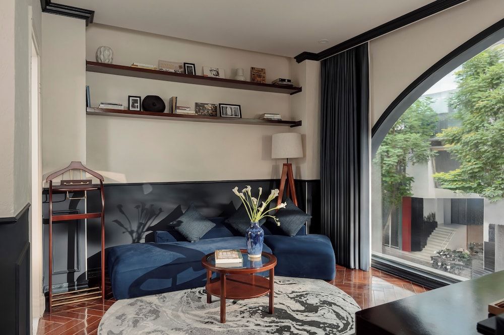 Kin's Signature City View  Room