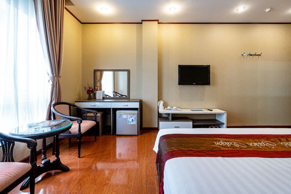 Standard Queen Room