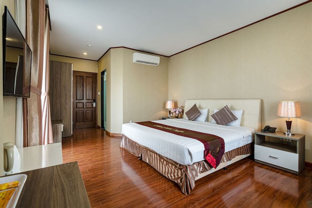 Suite Room with Garden View