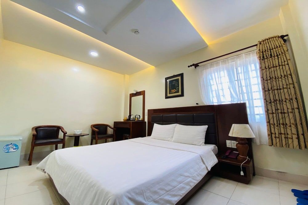 Binh Hung Hotel