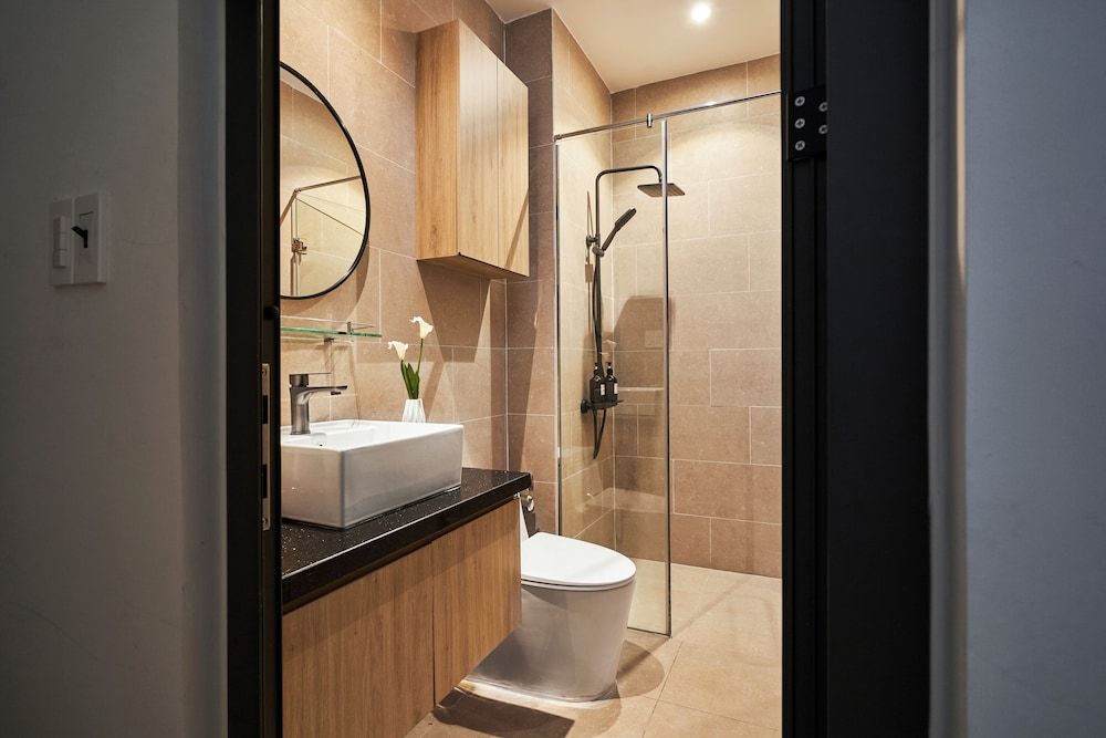 Mihn Suites Ben Thanh Deluxe Room 5