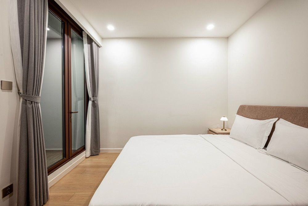 Metropole Complex By KVG Suite Apartment Grand Suite, 1 Bedroom, Pool Access, City View 5