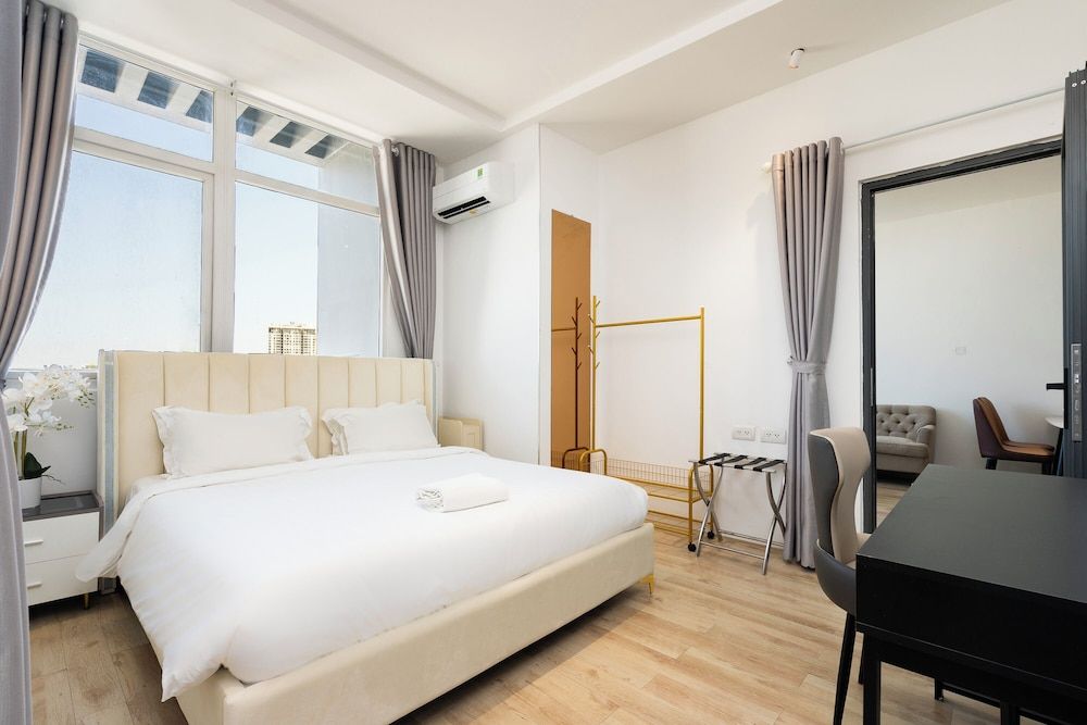 THE ONE Saigon - ANGIA Hospitality Deluxe Apartment, 3 Bedrooms, Kitchen, City View 2
