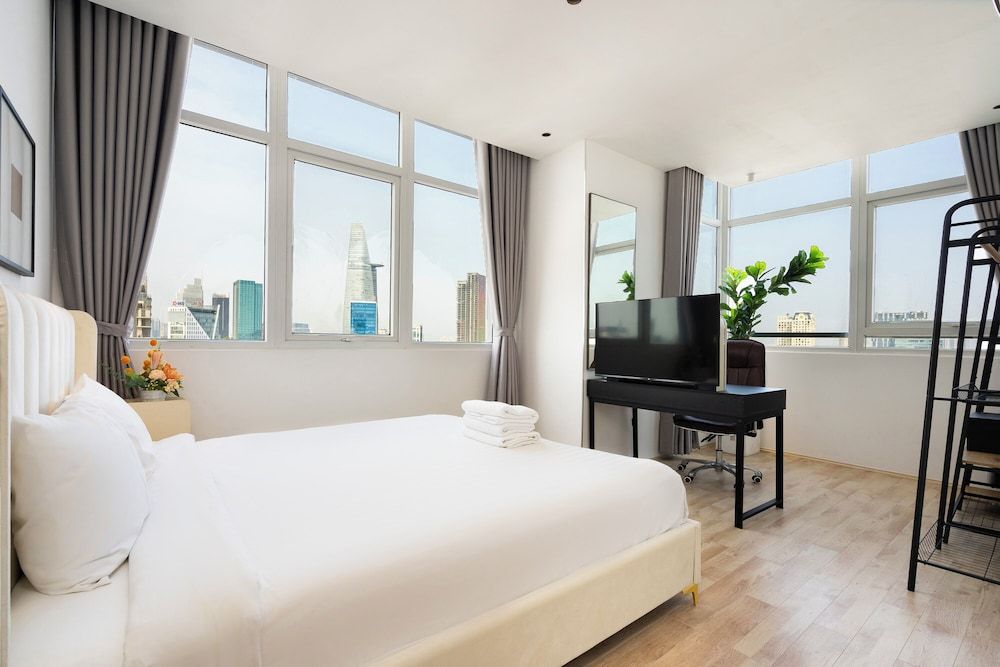THE ONE Saigon - ANGIA Hospitality Deluxe Apartment, 3 Bedrooms, Kitchen, City View 8