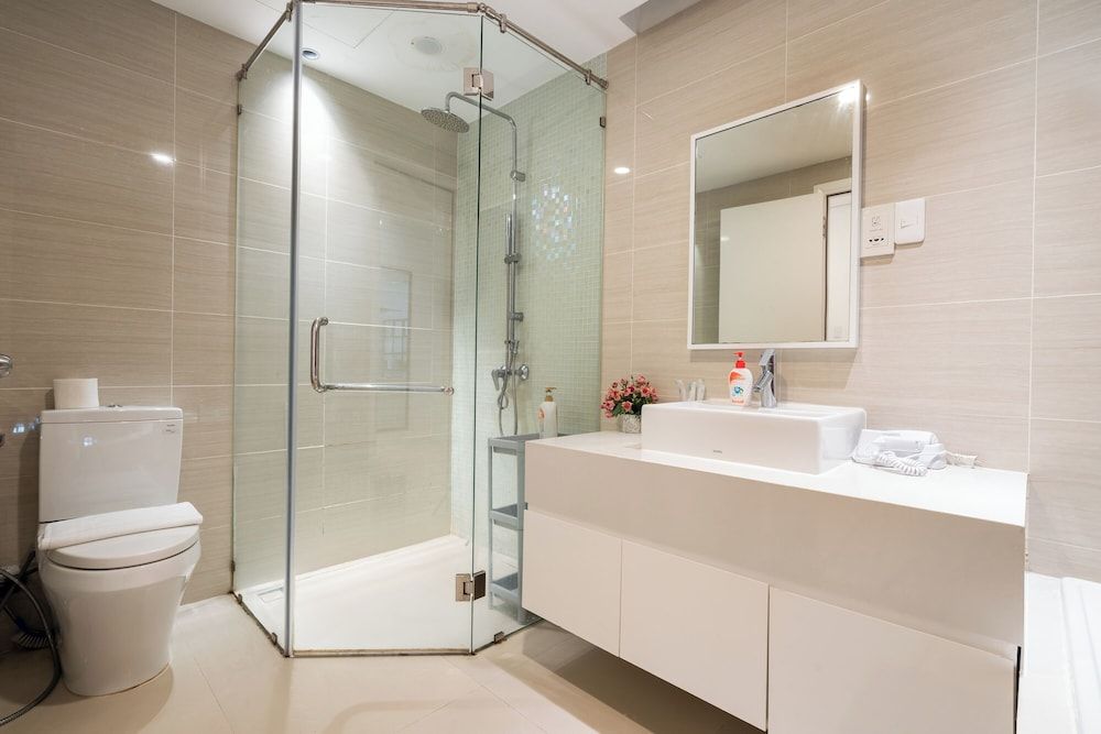 THE ONE Saigon - ANGIA Hospitality Deluxe Apartment, 1 King Bed, Kitchen, City View 7