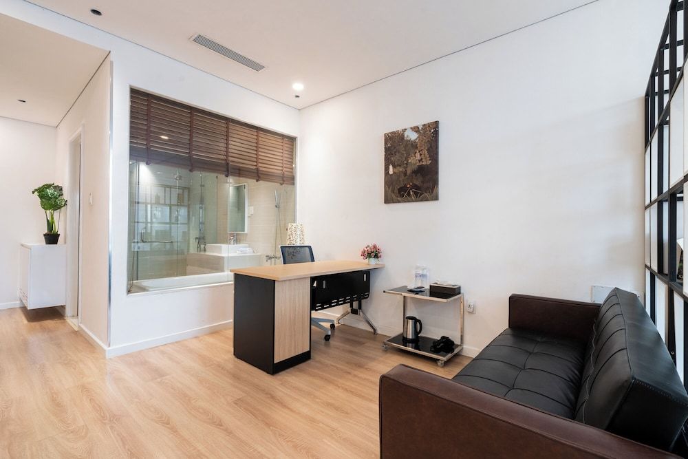 THE ONE Saigon - ANGIA Hospitality Deluxe Apartment, 1 King Bed, Kitchen, City View 8