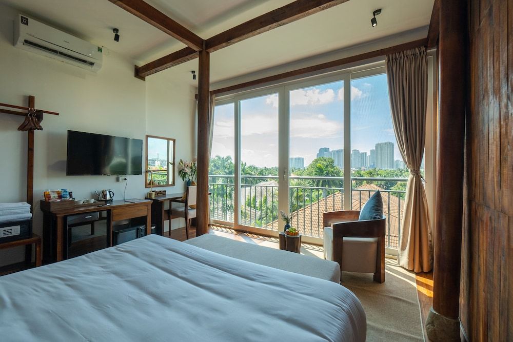 Junior Suite with Bathtub
