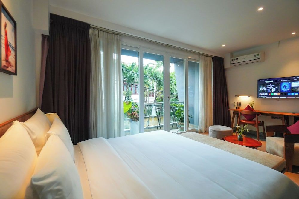 Nexus House Lang Bao Chi Studio with Balcony 10