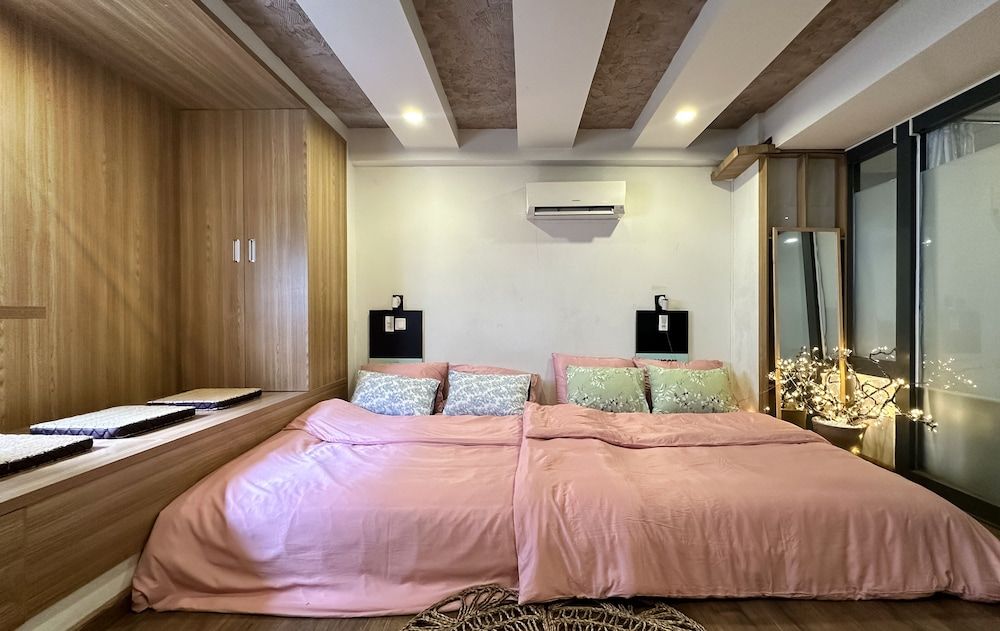 Elite Twin Room, City View