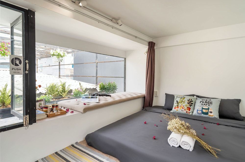 City Studio, 1 Queen Bed, Patio