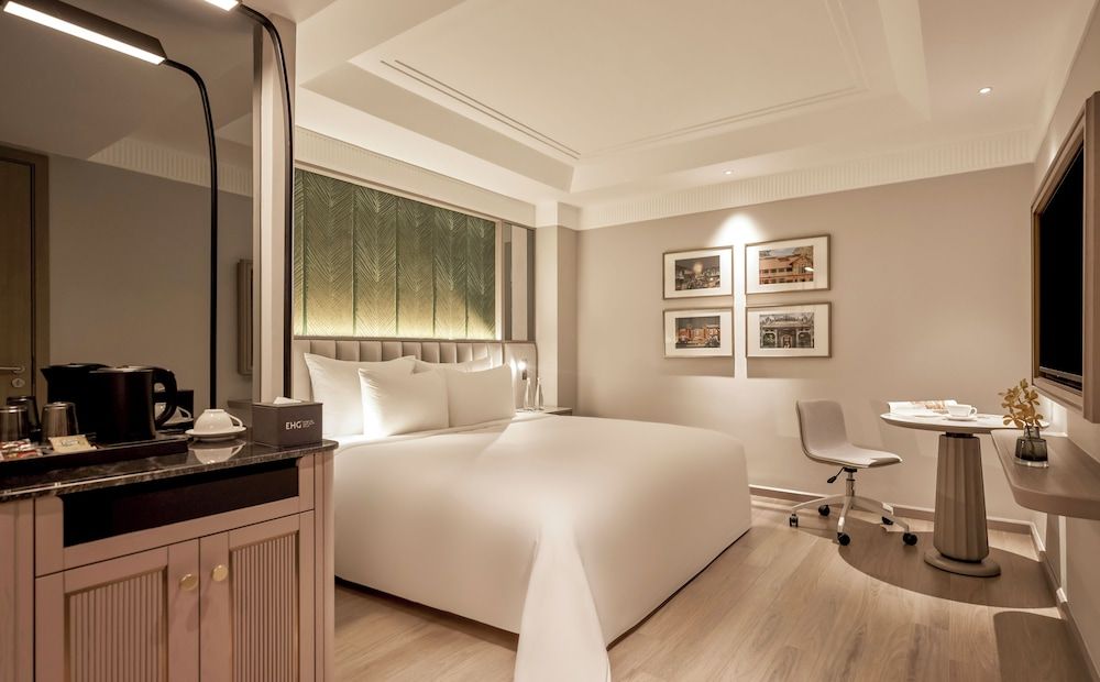 La Siesta Premium Saigon Central Superior Room (No window) 2