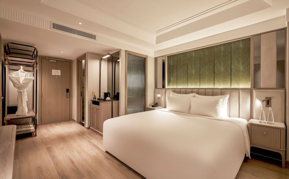 La Siesta Premium Saigon Central Superior Room (No window) 3