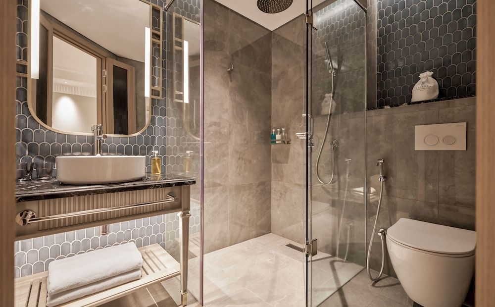 La Siesta Premium Saigon Central Superior Room (No window) 6