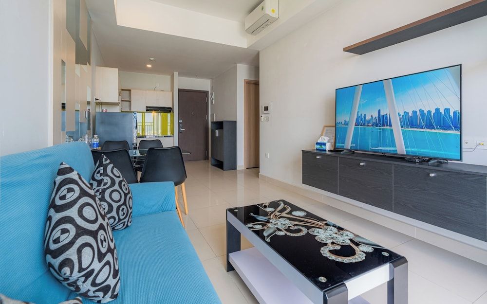 Park Legend Tan Son Nhat Airport Luxury Premier Suite, 2 Bedrooms, City View, Poolside 4